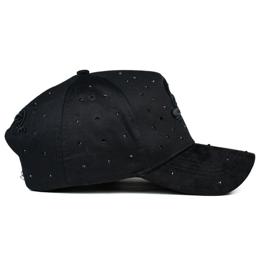 31 Hats "Black Out"